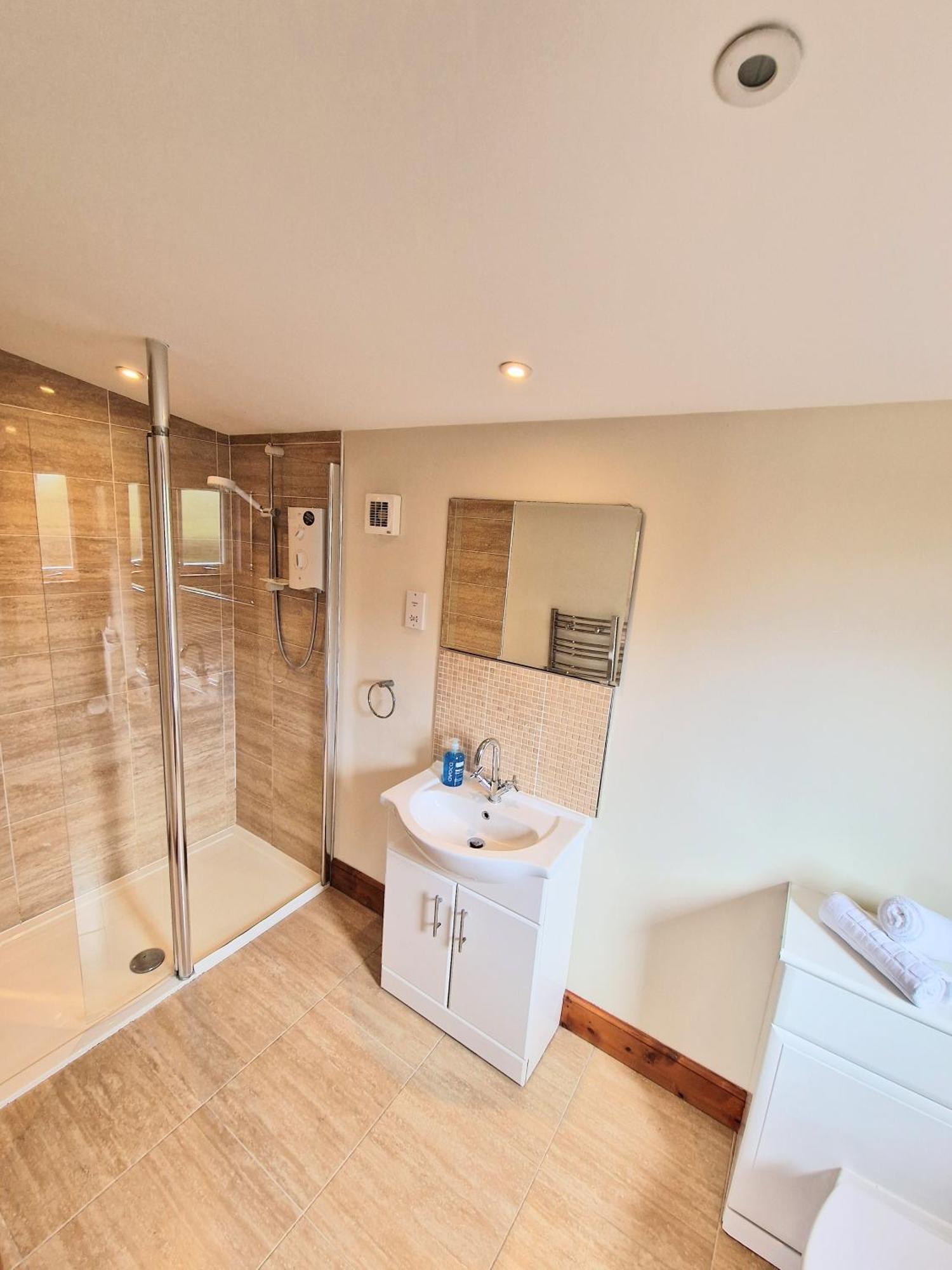 Torridon 1 With Private Hot Tub - Fife - Loch Leven - Lomond Hills- Pet Friendly Villa Kelty Exterior photo