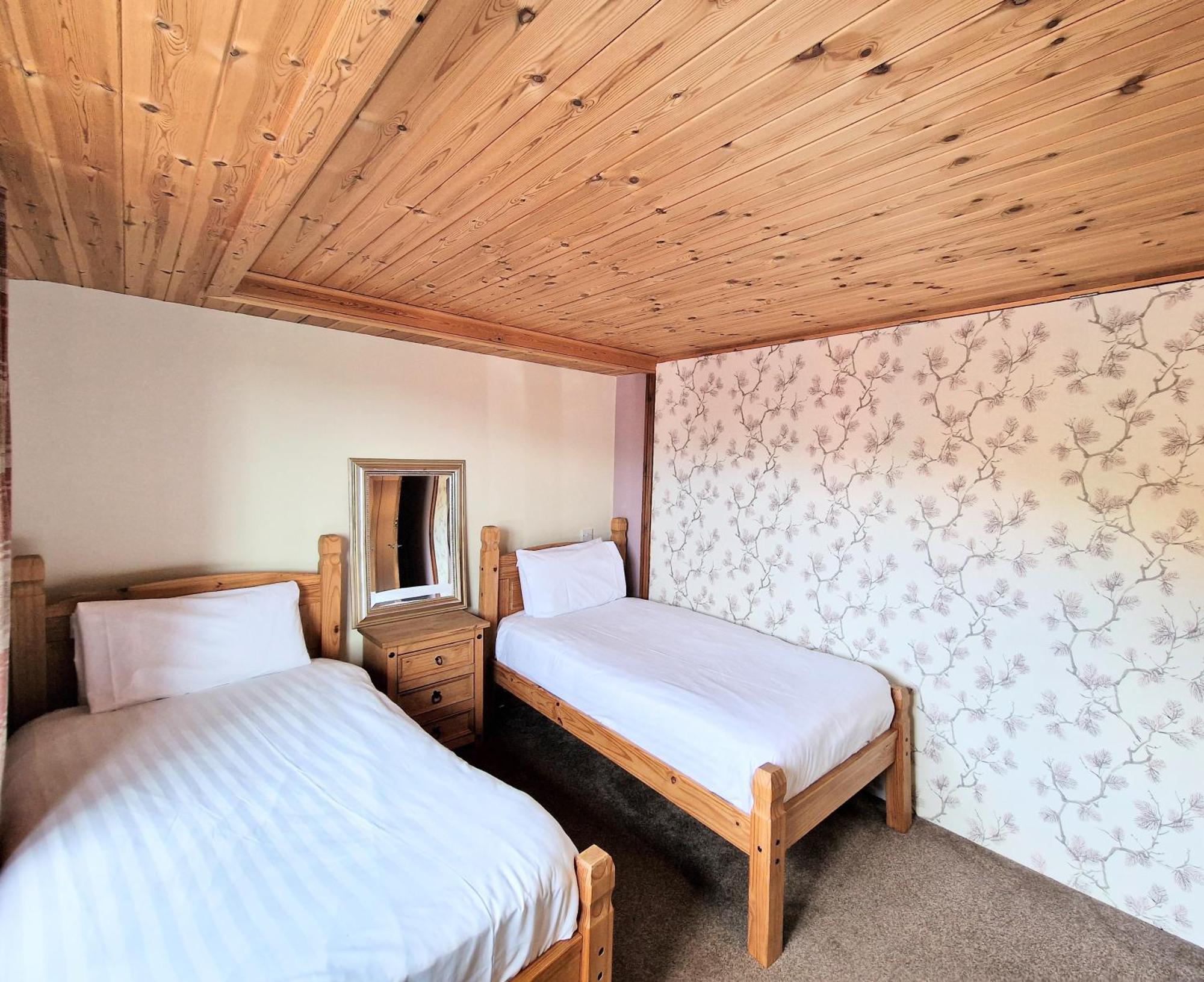 Torridon 1 With Private Hot Tub - Fife - Loch Leven - Lomond Hills- Pet Friendly Villa Kelty Exterior photo